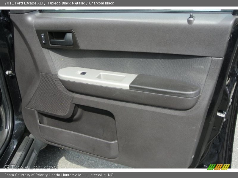 Tuxedo Black Metallic / Charcoal Black 2011 Ford Escape XLT