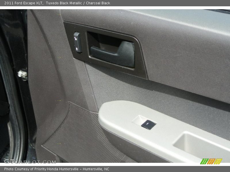 Tuxedo Black Metallic / Charcoal Black 2011 Ford Escape XLT