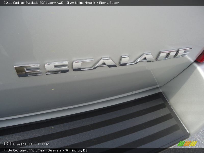 Silver Lining Metallic / Ebony/Ebony 2011 Cadillac Escalade ESV Luxury AWD