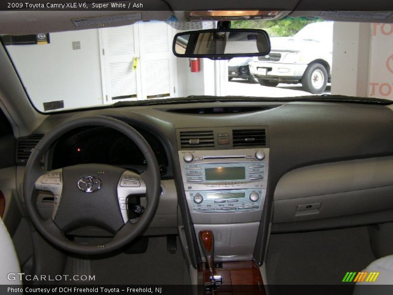 Super White / Ash 2009 Toyota Camry XLE V6