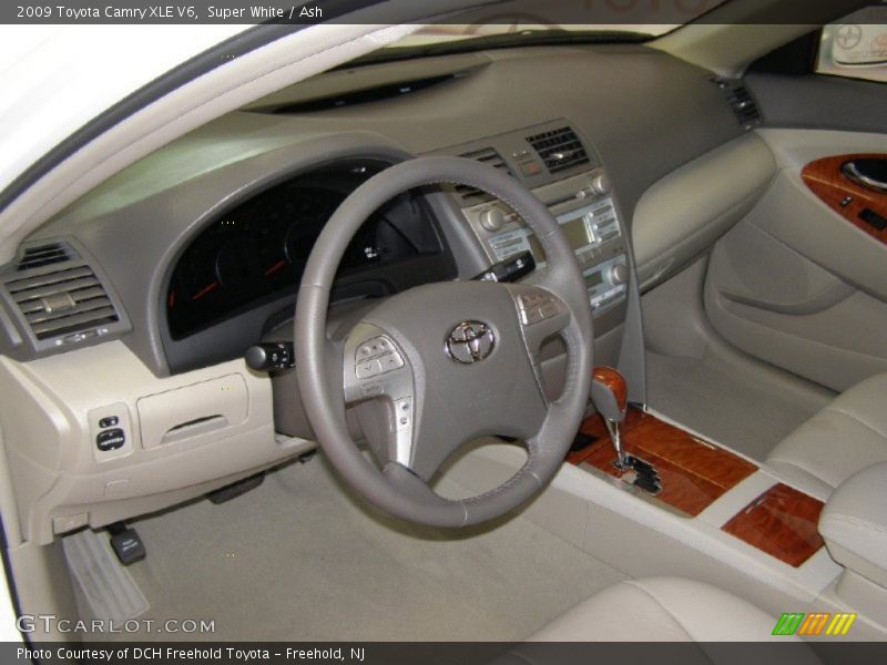 Super White / Ash 2009 Toyota Camry XLE V6