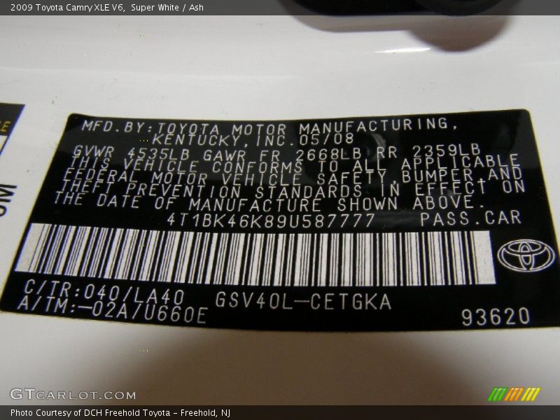 Super White / Ash 2009 Toyota Camry XLE V6