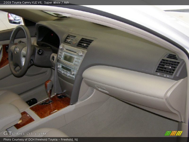 Super White / Ash 2009 Toyota Camry XLE V6