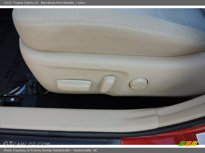 Barcelona Red Metallic / Ivory 2012 Toyota Camry LE