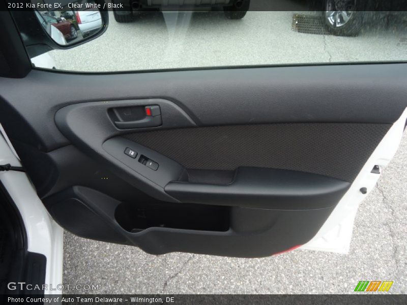 Clear White / Black 2012 Kia Forte EX