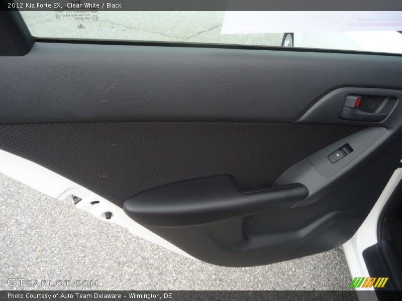 Clear White / Black 2012 Kia Forte EX