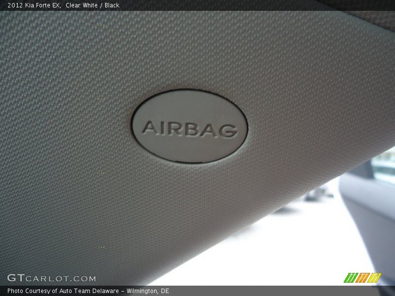 Clear White / Black 2012 Kia Forte EX