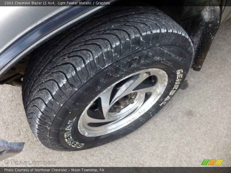 Light Pewter Metallic / Graphite 2001 Chevrolet Blazer LS 4x4