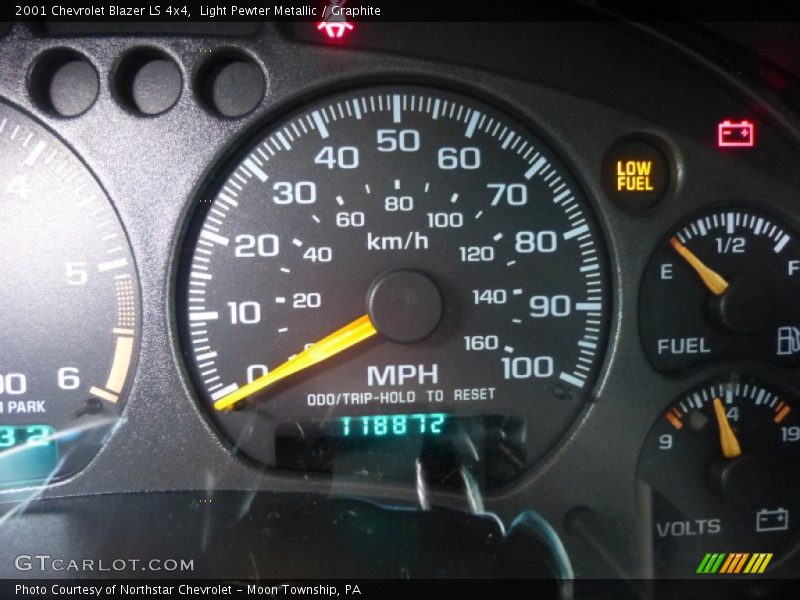 Light Pewter Metallic / Graphite 2001 Chevrolet Blazer LS 4x4