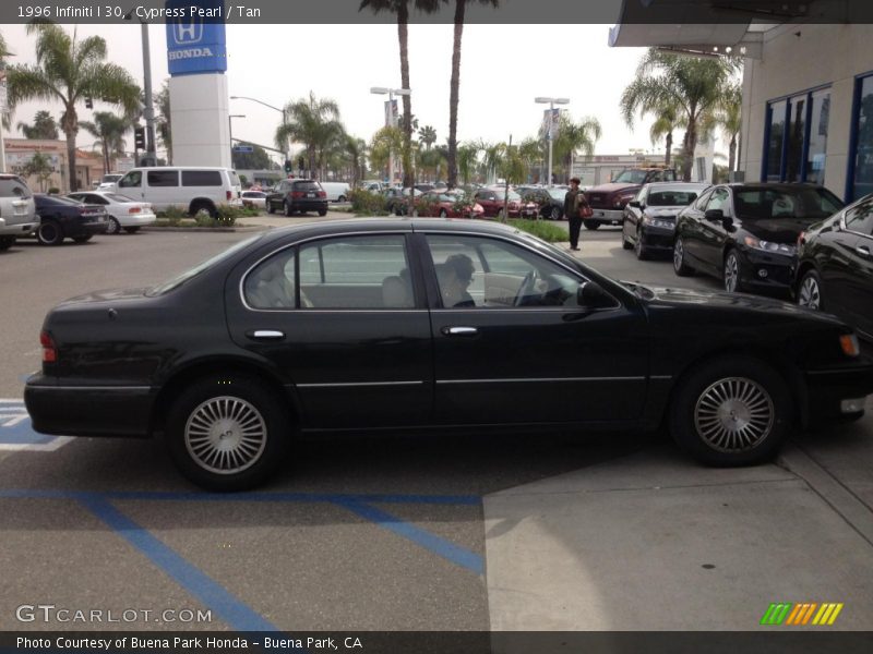 Cypress Pearl / Tan 1996 Infiniti I 30
