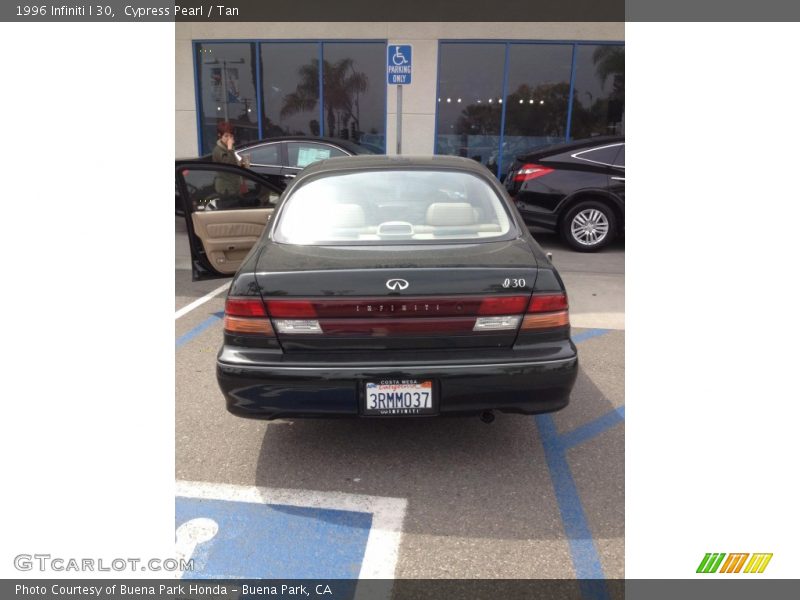 Cypress Pearl / Tan 1996 Infiniti I 30