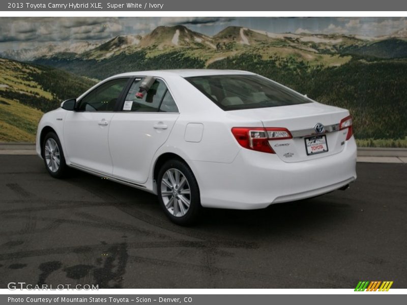 Super White / Ivory 2013 Toyota Camry Hybrid XLE