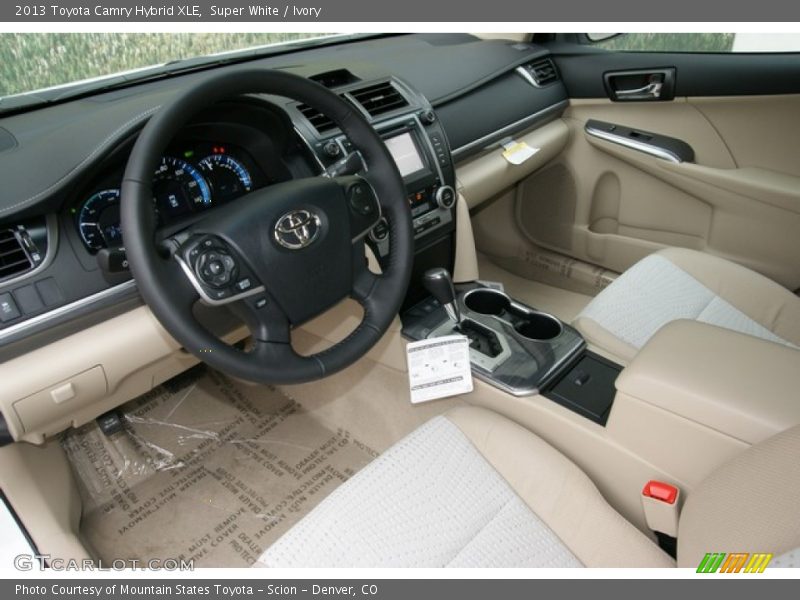 Super White / Ivory 2013 Toyota Camry Hybrid XLE