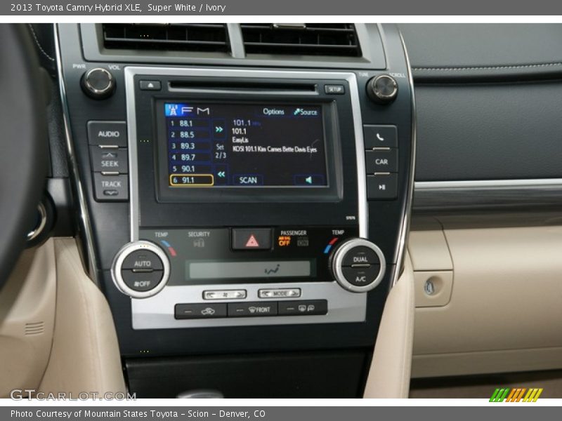 Super White / Ivory 2013 Toyota Camry Hybrid XLE