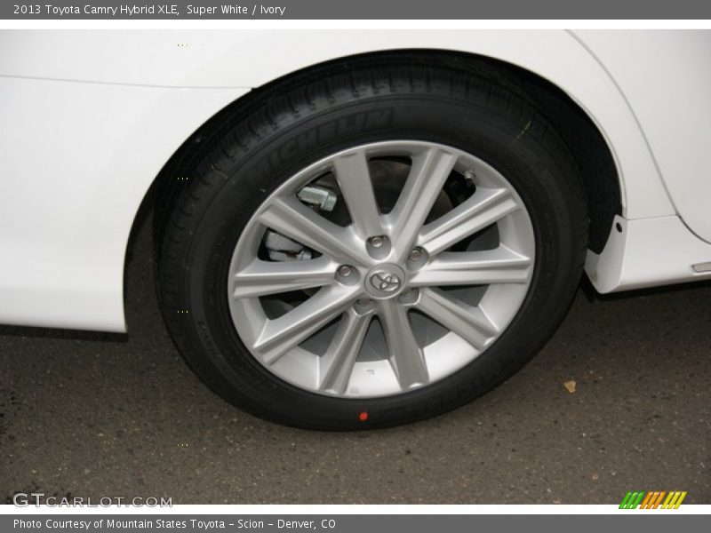 Super White / Ivory 2013 Toyota Camry Hybrid XLE