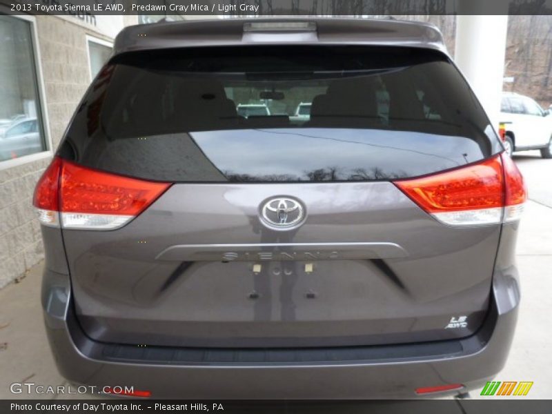Predawn Gray Mica / Light Gray 2013 Toyota Sienna LE AWD