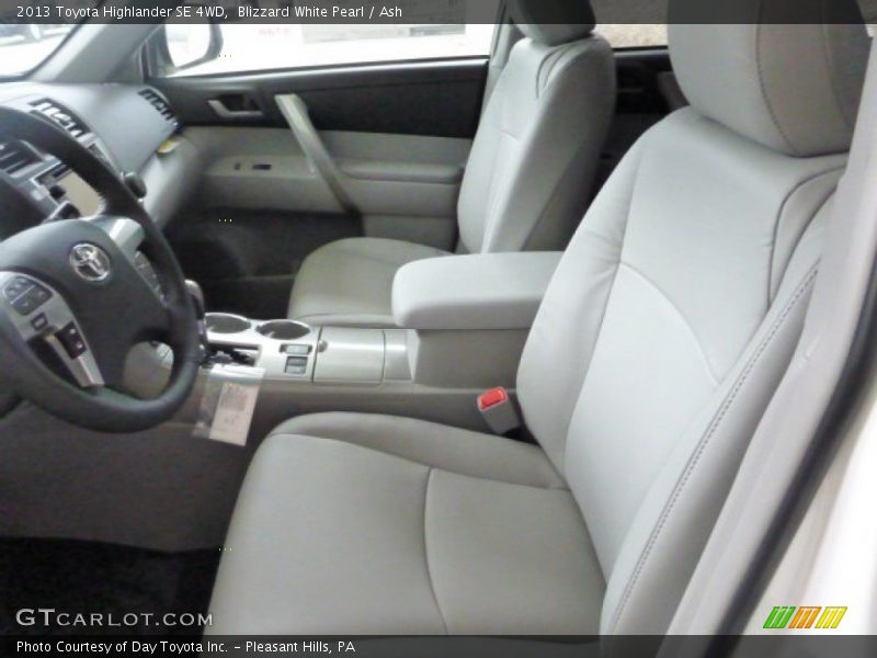 Blizzard White Pearl / Ash 2013 Toyota Highlander SE 4WD