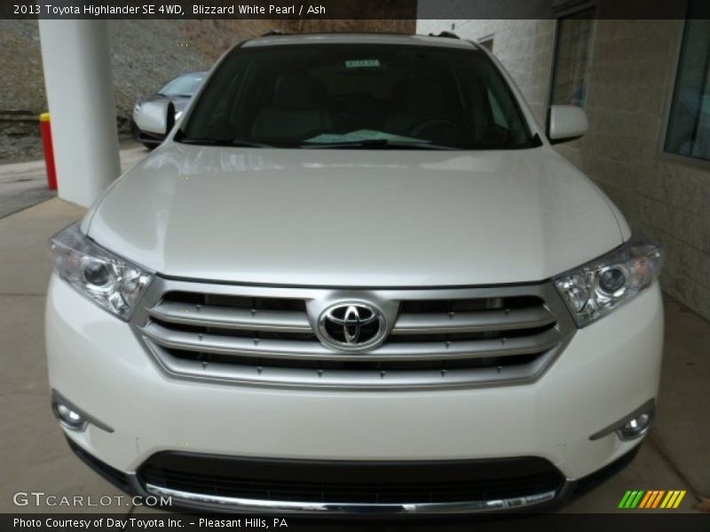 Blizzard White Pearl / Ash 2013 Toyota Highlander SE 4WD