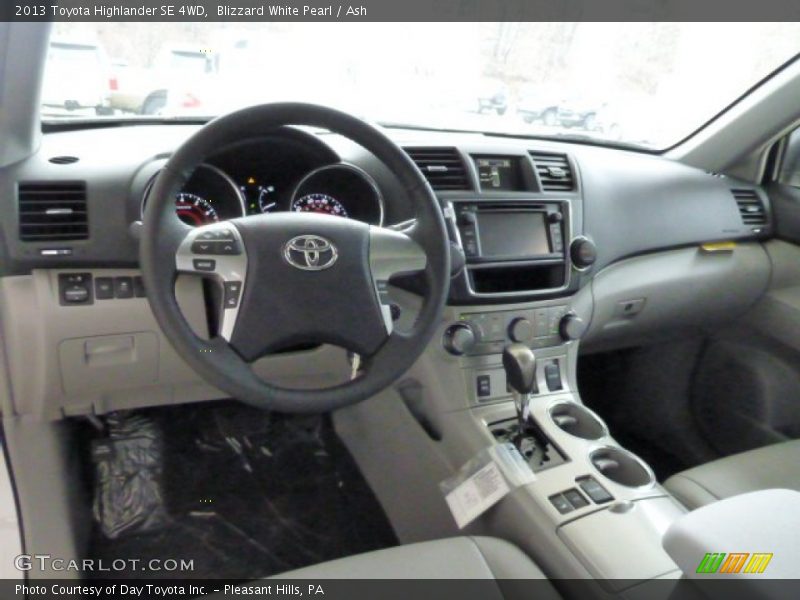 Blizzard White Pearl / Ash 2013 Toyota Highlander SE 4WD