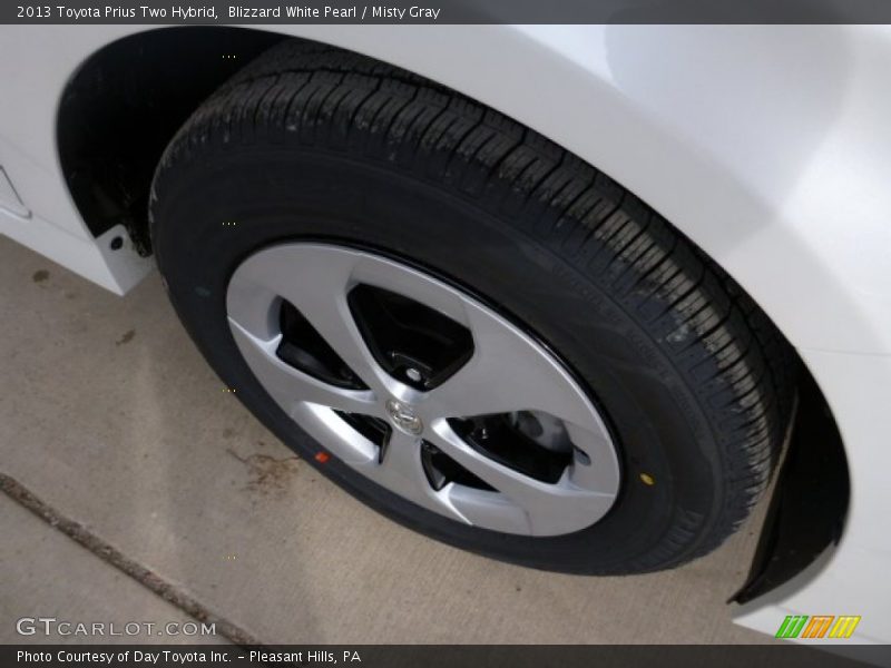 Blizzard White Pearl / Misty Gray 2013 Toyota Prius Two Hybrid