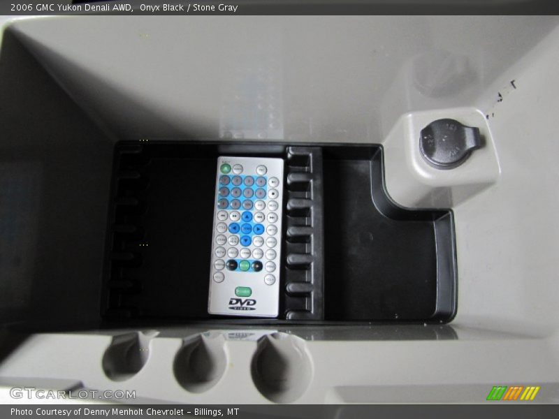 Onyx Black / Stone Gray 2006 GMC Yukon Denali AWD