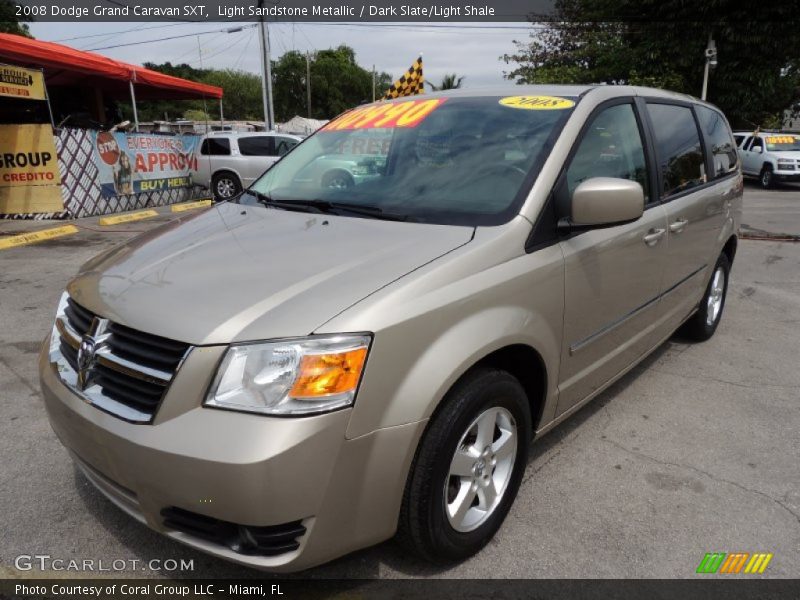 Front 3/4 View of 2008 Grand Caravan SXT
