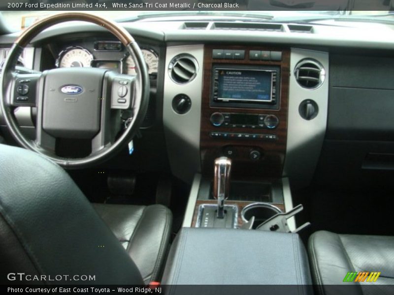 White Sand Tri Coat Metallic / Charcoal Black 2007 Ford Expedition Limited 4x4