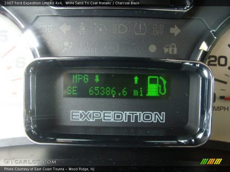White Sand Tri Coat Metallic / Charcoal Black 2007 Ford Expedition Limited 4x4