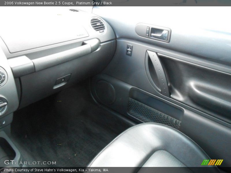 Platinum Grey / Black 2006 Volkswagen New Beetle 2.5 Coupe