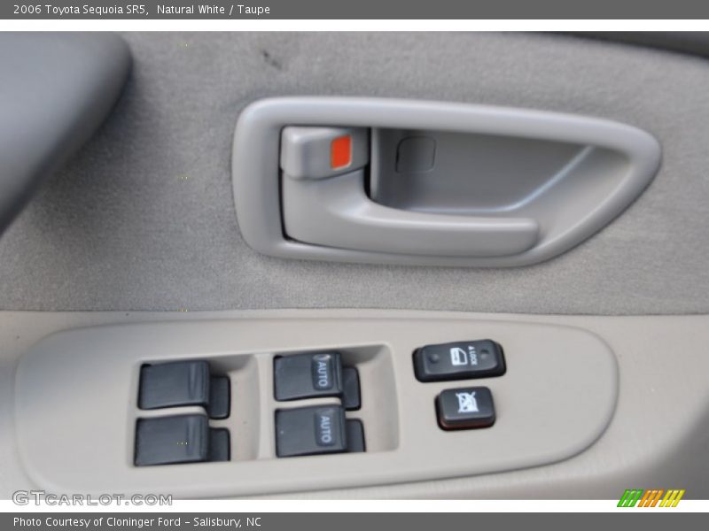 Natural White / Taupe 2006 Toyota Sequoia SR5