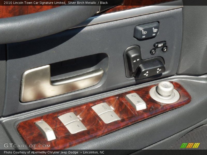 Silver Birch Metallic / Black 2010 Lincoln Town Car Signature Limited