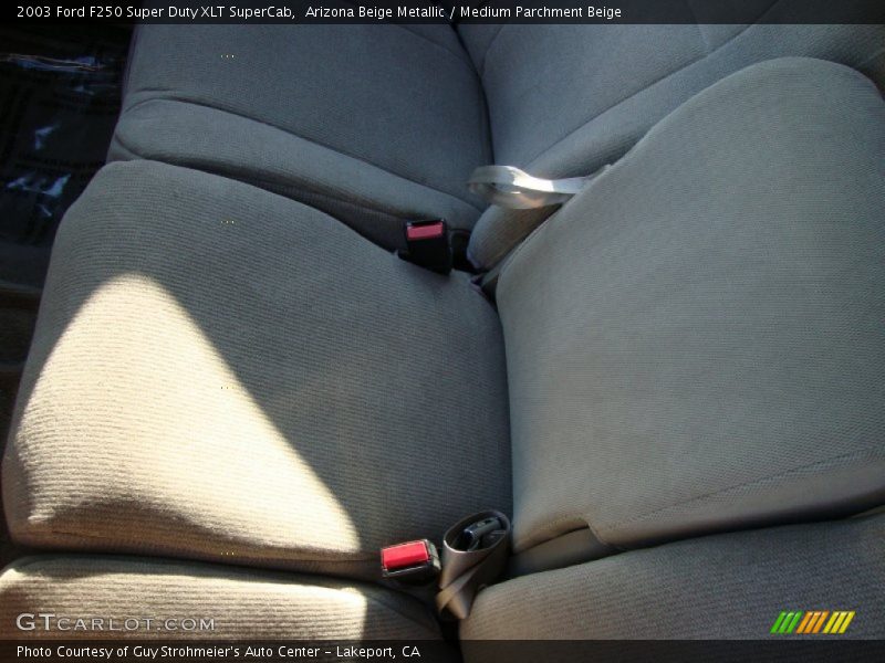 Arizona Beige Metallic / Medium Parchment Beige 2003 Ford F250 Super Duty XLT SuperCab