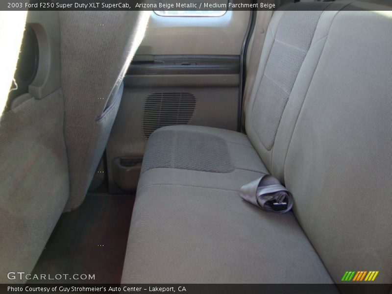 Arizona Beige Metallic / Medium Parchment Beige 2003 Ford F250 Super Duty XLT SuperCab