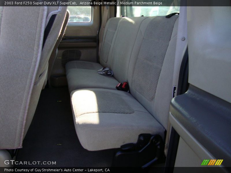 Arizona Beige Metallic / Medium Parchment Beige 2003 Ford F250 Super Duty XLT SuperCab