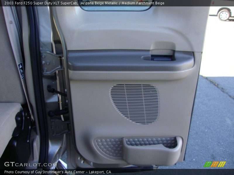 Arizona Beige Metallic / Medium Parchment Beige 2003 Ford F250 Super Duty XLT SuperCab