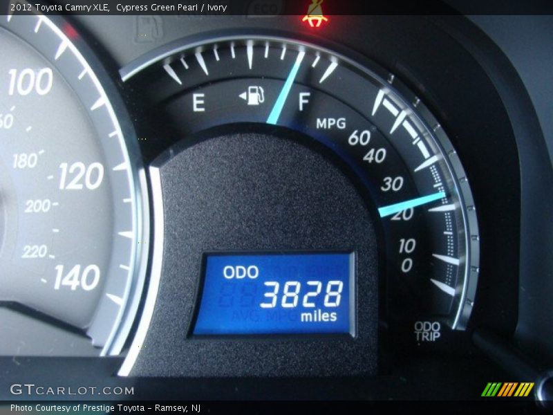 Cypress Green Pearl / Ivory 2012 Toyota Camry XLE