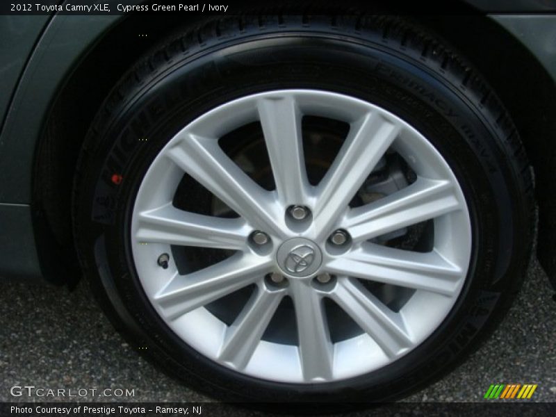 Cypress Green Pearl / Ivory 2012 Toyota Camry XLE