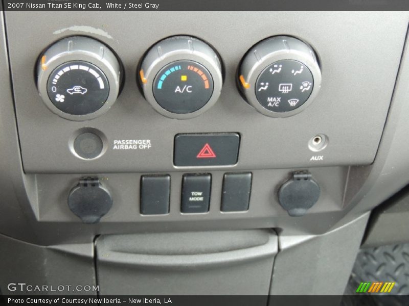 Controls of 2007 Titan SE King Cab