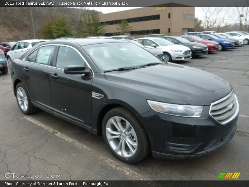 Tuxedo Black Metallic / Charcoal Black 2013 Ford Taurus SEL AWD