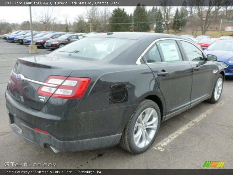 Tuxedo Black Metallic / Charcoal Black 2013 Ford Taurus SEL AWD