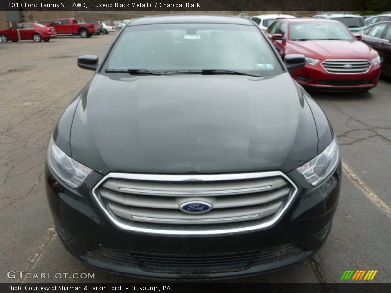 Tuxedo Black Metallic / Charcoal Black 2013 Ford Taurus SEL AWD