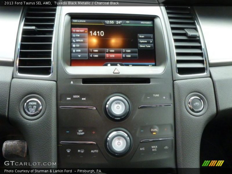 Tuxedo Black Metallic / Charcoal Black 2013 Ford Taurus SEL AWD
