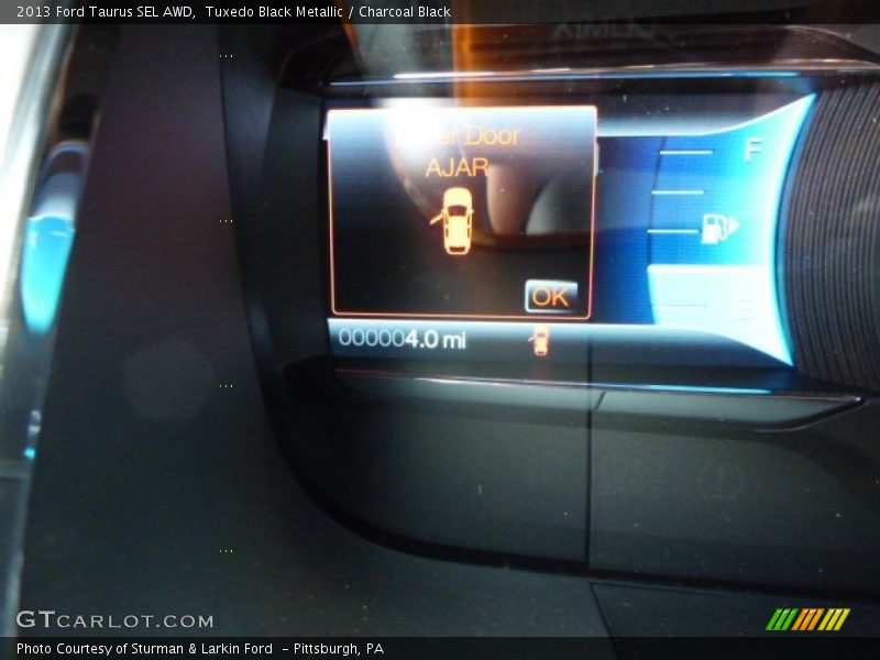 Tuxedo Black Metallic / Charcoal Black 2013 Ford Taurus SEL AWD