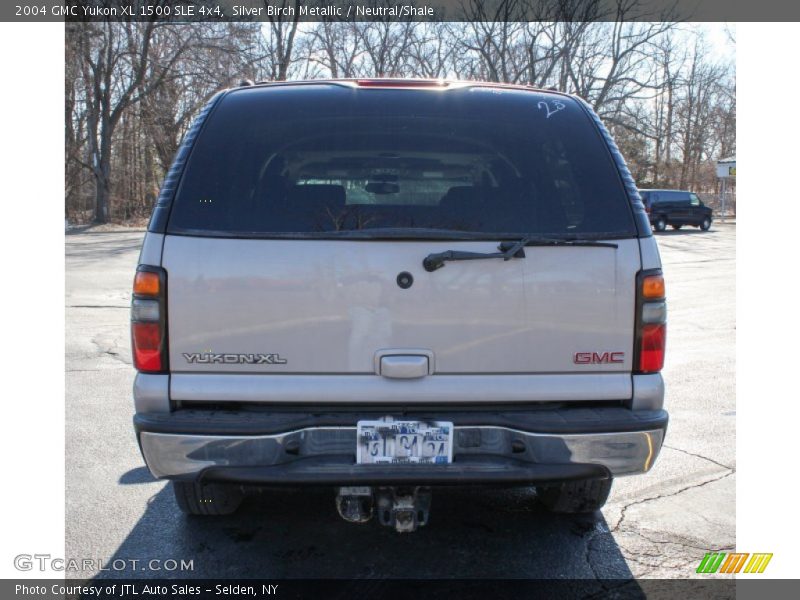 Silver Birch Metallic / Neutral/Shale 2004 GMC Yukon XL 1500 SLE 4x4