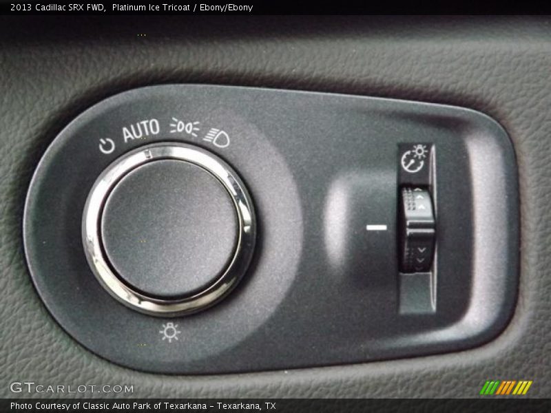 Platinum Ice Tricoat / Ebony/Ebony 2013 Cadillac SRX FWD