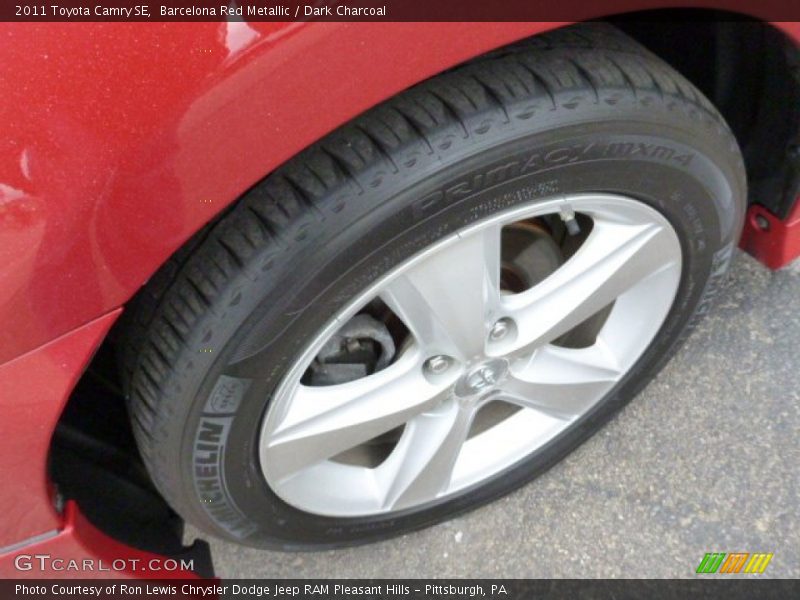 Barcelona Red Metallic / Dark Charcoal 2011 Toyota Camry SE