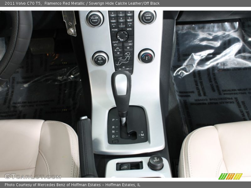 Flamenco Red Metallic / Soverign Hide Calcite Leather/Off Black 2011 Volvo C70 T5
