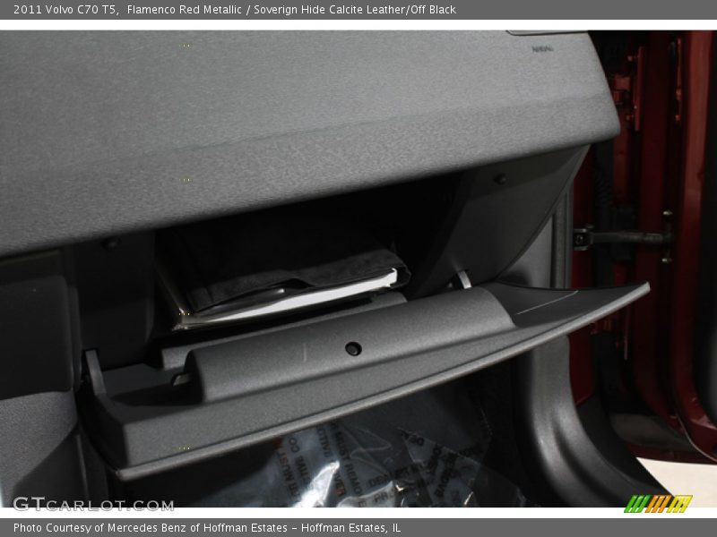 Flamenco Red Metallic / Soverign Hide Calcite Leather/Off Black 2011 Volvo C70 T5