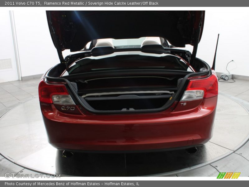 Flamenco Red Metallic / Soverign Hide Calcite Leather/Off Black 2011 Volvo C70 T5