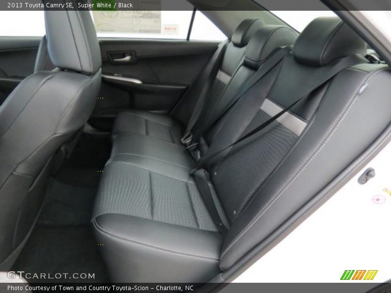 Super White / Black 2013 Toyota Camry SE
